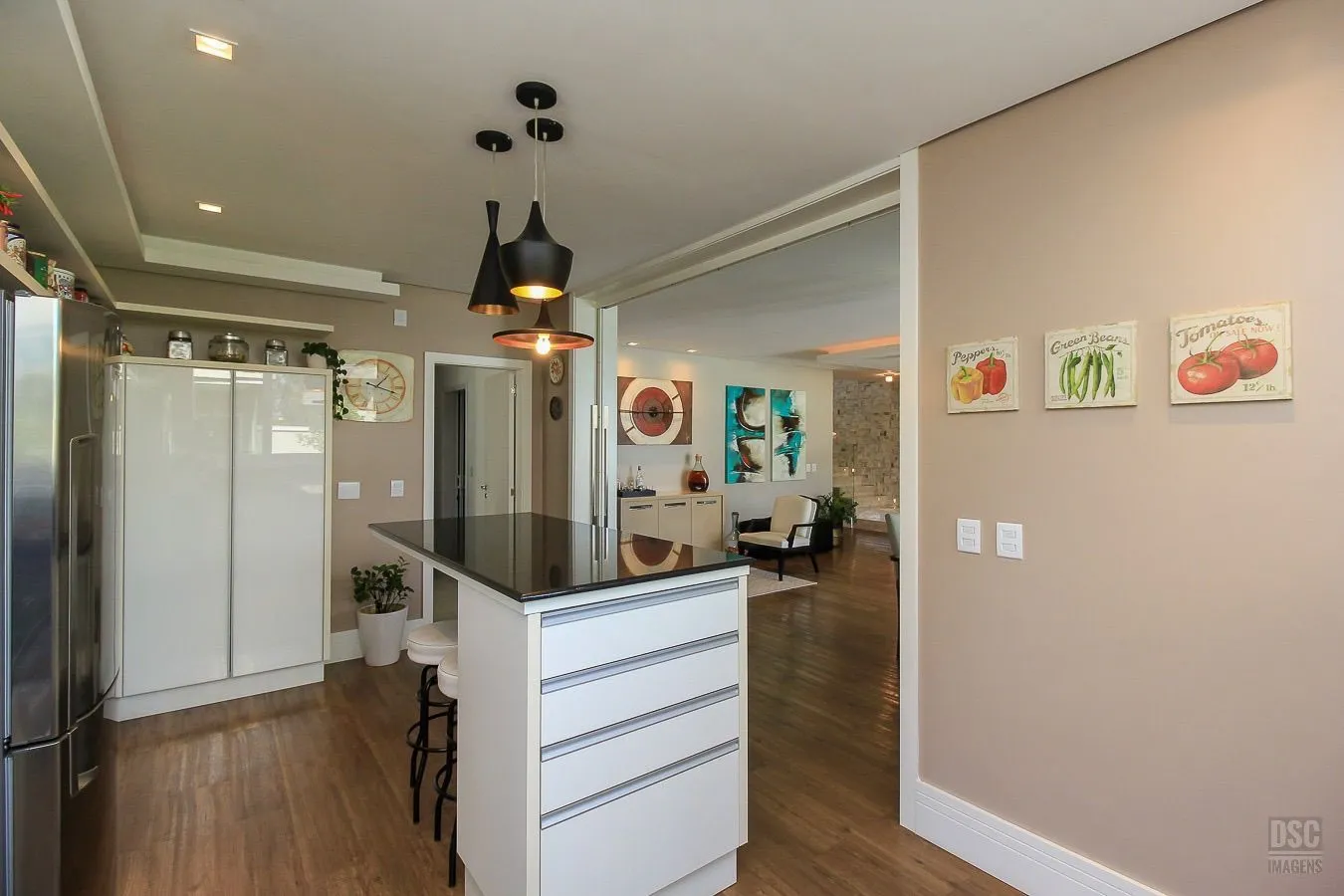 Imagem Casa dos Sonhos em Condomínio Fechado - Conforto, Estilo e Lazer Completo!