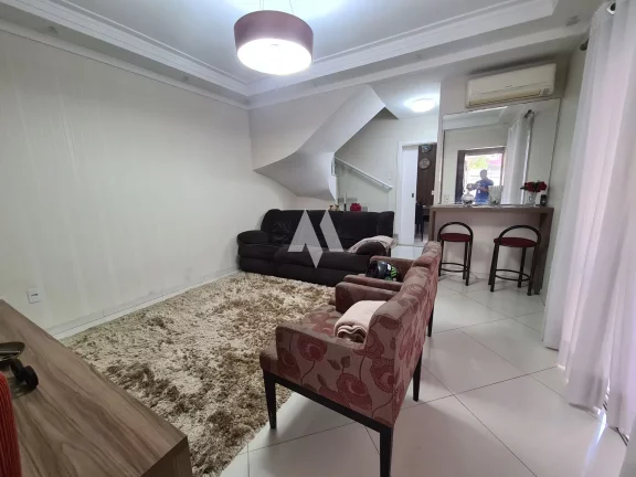 Imagem Casa Triplex no Marapé! Com 115m² e 3 quartos, sendo 1 suítes master com closet e 2 vagas!
