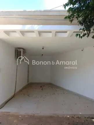 Imagem Excelente oportunidade para quem busca um imóvel amplo, bem conservado e com localização estraté...