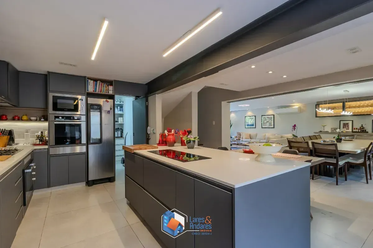 Imagem Casa para venda em Brooklin Paulista com 3 quartos, sendo 3 suítes, 383m²