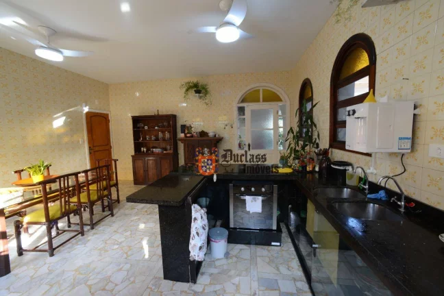 Imagem Casa com 6 dormitórios à venda, 259 m² por R$ 1.600.000 - Centro - Peruíbe/SP