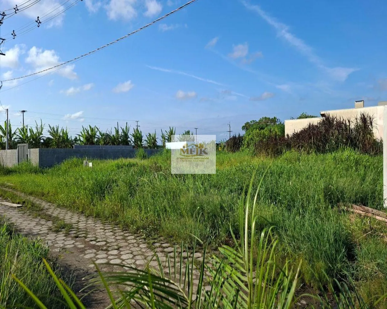 Imagem Terreno de 450 m² à venda em Atami