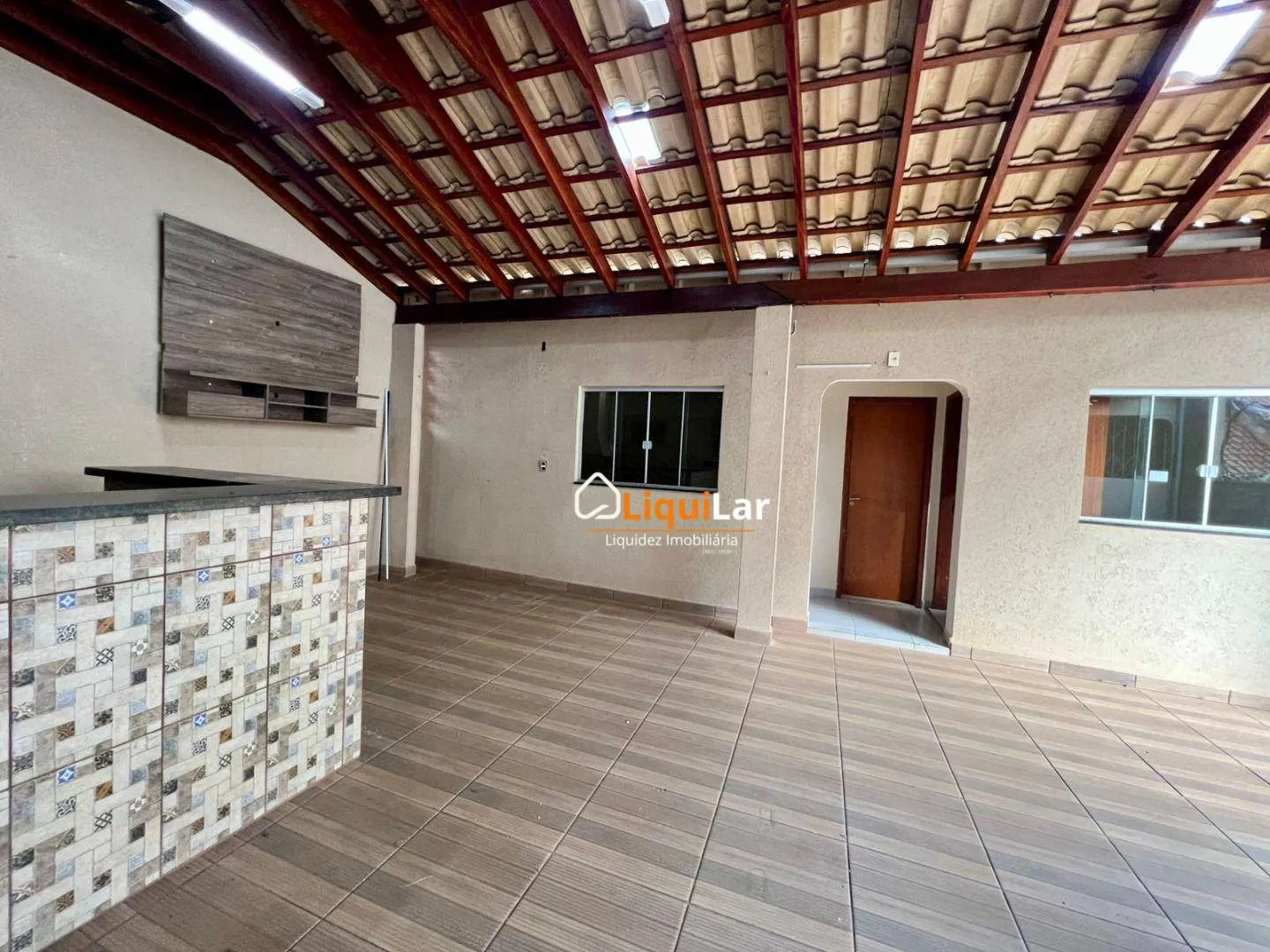 Imagem Imóvel Amplo com Dupla Aptidão Residencial ou Comercial em Terreno de 600 m² com Varanda Gourmet