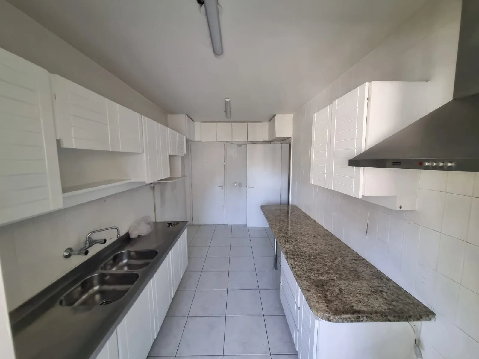 Imagem Apto de 3 dormitórios no Mont Serrat com linda vista da cidade e 1 vaga de garagem