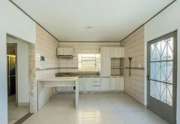 Imagem Casa no bairro Cavalhada de 3 dormitórios e 3 vagas