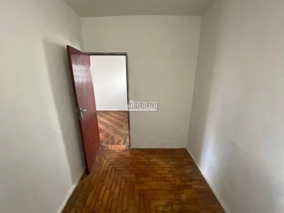 Imagem Casa à venda em São Benedito, Uberaba, com 2 dormitórios