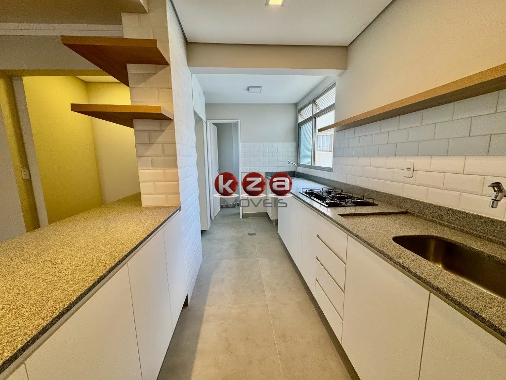 Imagem Apartamento a venda em Campinas-SP, repaginado, no Centro: 2 quartos, 1 suíte, 2 banheiros, 1 vaga e 80m² de área. Confira!