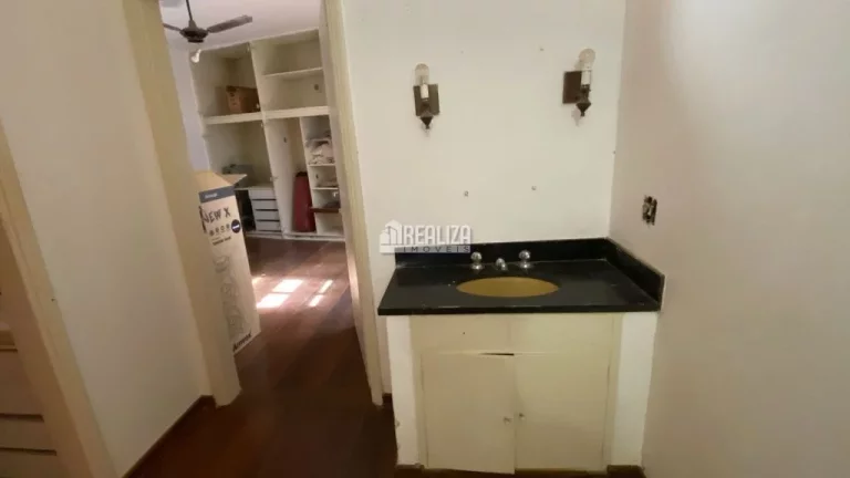 Imagem Casa com 3 dormitórios e suíte no bairro Fabrício em Uberaba