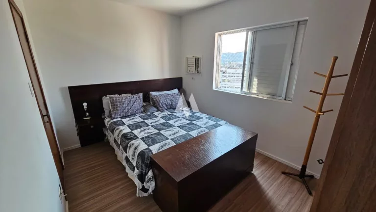 Imagem Apartamento Aconchegante na Vila Belmiro com 02 quartos (01 suíte), garagem demarcada na escritura.