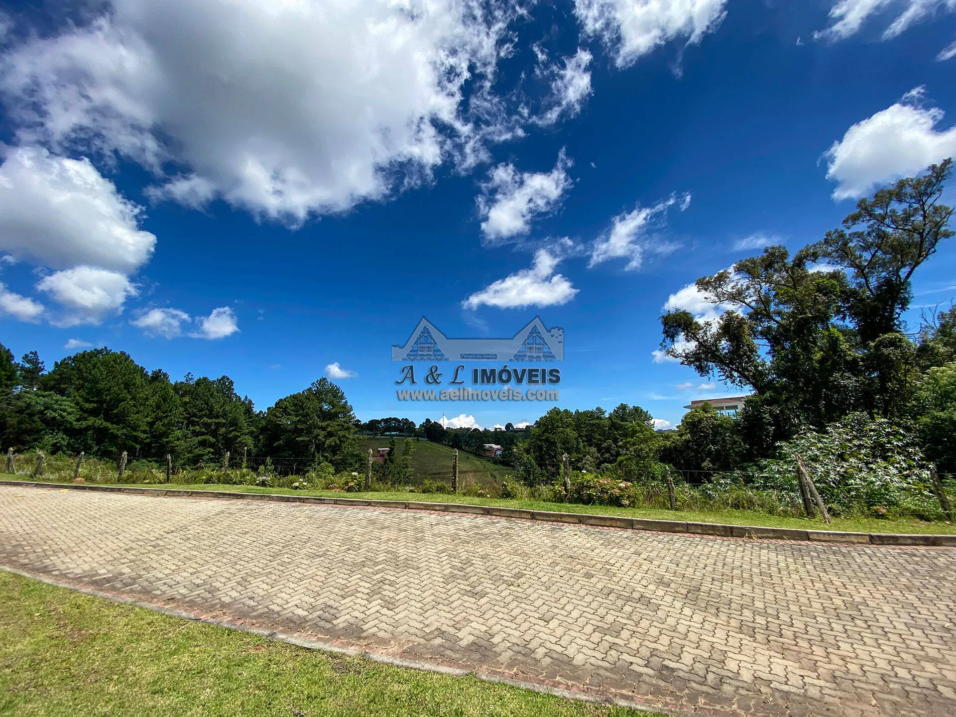 Imagem Lote à venda em Campos do Jordão - Localizado em área nobre