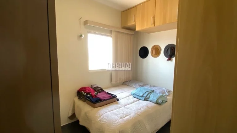 Imagem Apartamento com 3 dormitórios e suíte no Condomínio Edifício Fabiana, em Uberaba - Imperdível!