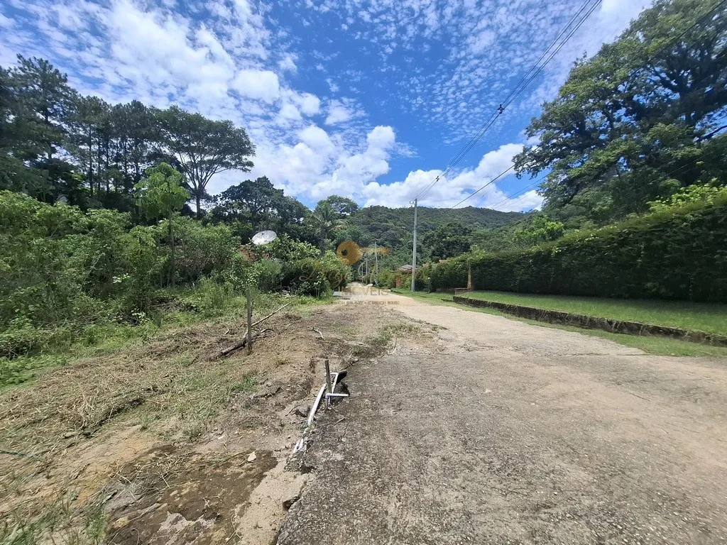 Imagem Terreno em Condomínio para Venda em Teresópolis / RJ no bairro Três Córregos