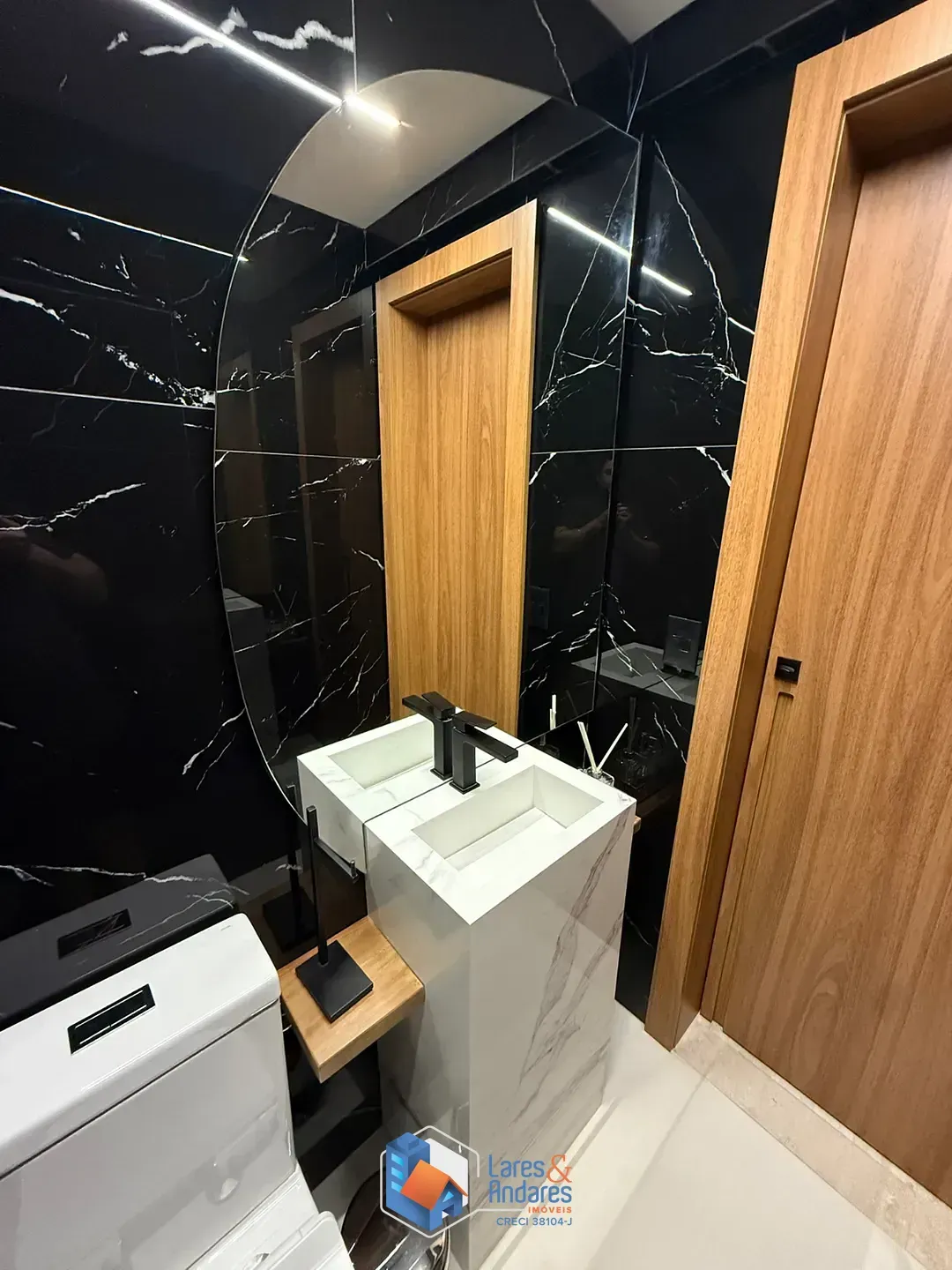 Imagem Apartamento para venda em Santana com 3 quartos, sendo 2 suítes, 196m²