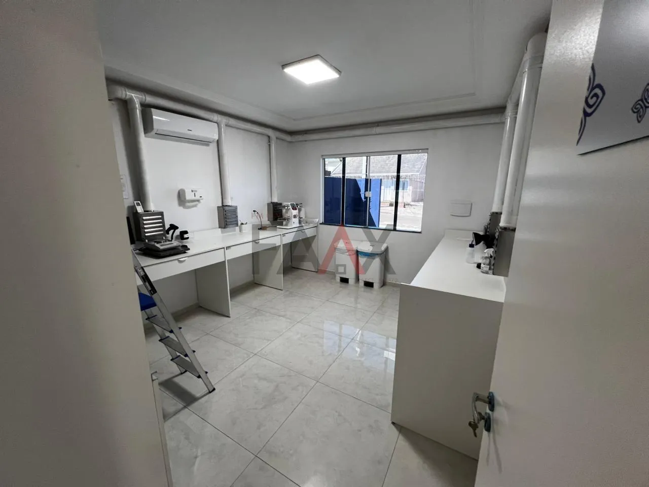 Imagem Casa Comercial disponível para locação na Vila Romana  Ideal para Clínicas e Consultórios