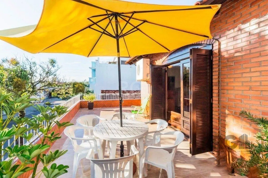 Imagem Casa de 266m² - 5 dormitórios, 5 vagas no bairro São João