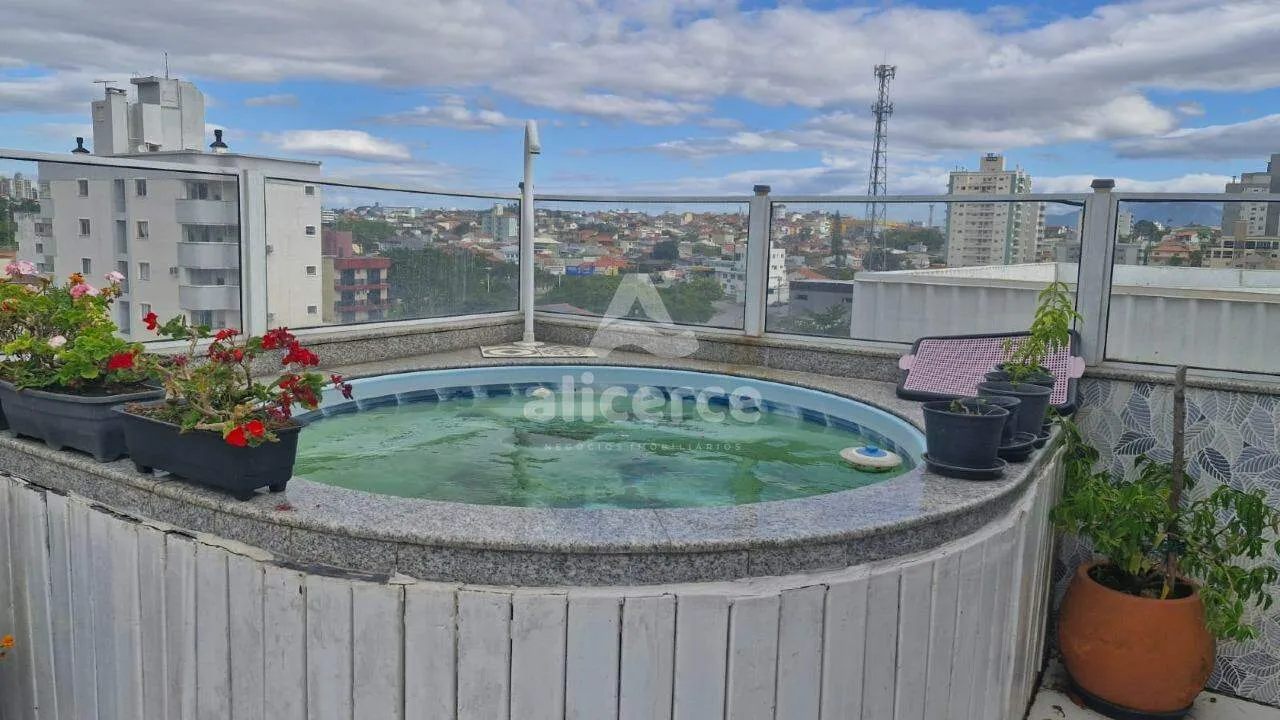 Imagem Apartamento Triplex à venda com 3 quartos 1 suíte, 120m² em Jardim Atlântico Florianópolis