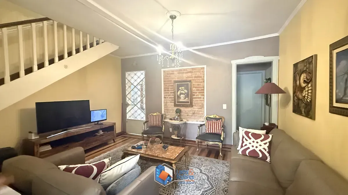 Foto do imóvel Sobrado para venda em Perdizes com 4 quartos, sendo 1 suíte, 180m² em Rua Tavares Bastos