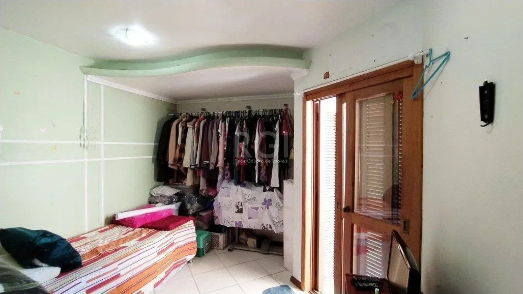 Imagem Sobrado para Venda - 136m², 4 dormitórios, sendo 2 suites, 2 vagas - Aberta dos Morros