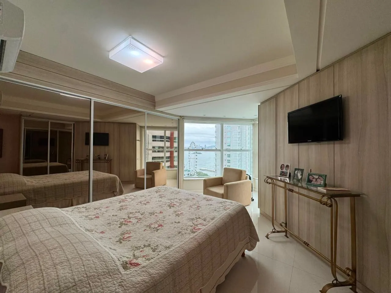 Imagem Apartamento com vista para o mar à venda com 135m2 por R$ 2.980.000,00