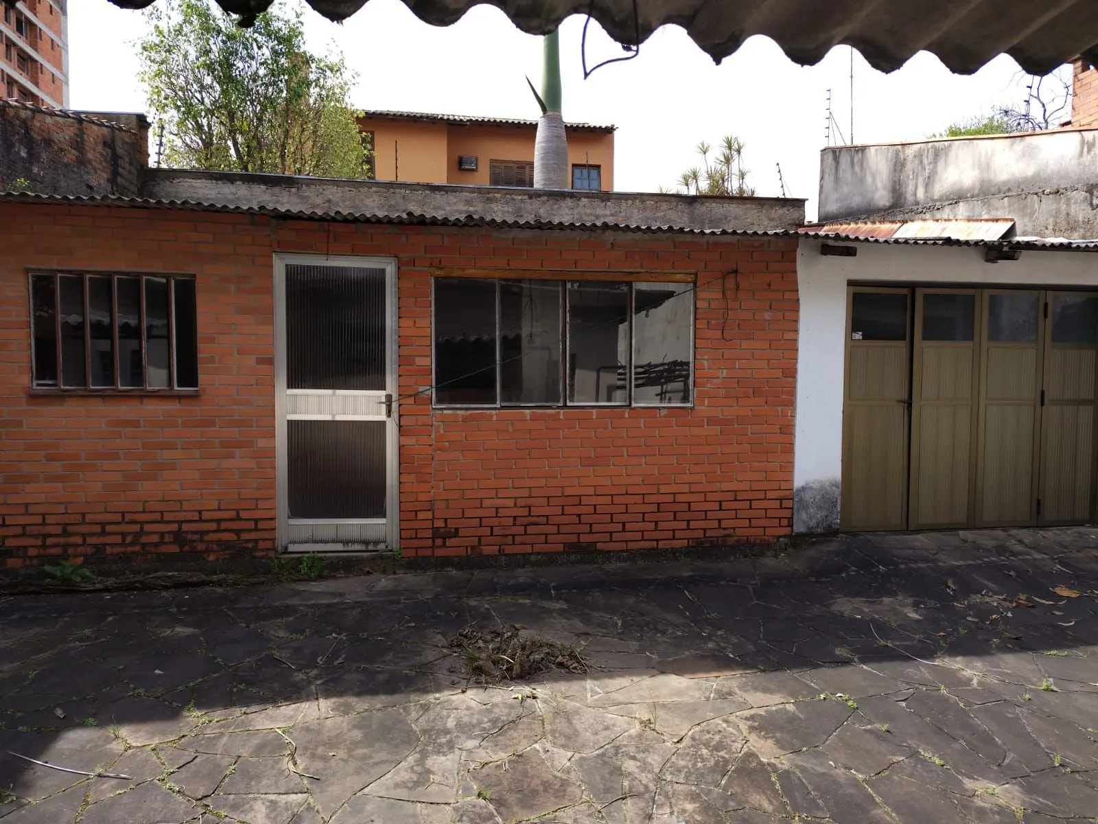 Imagem Casa com 03 quartos no Bairro São Pedro em Porto Alegre