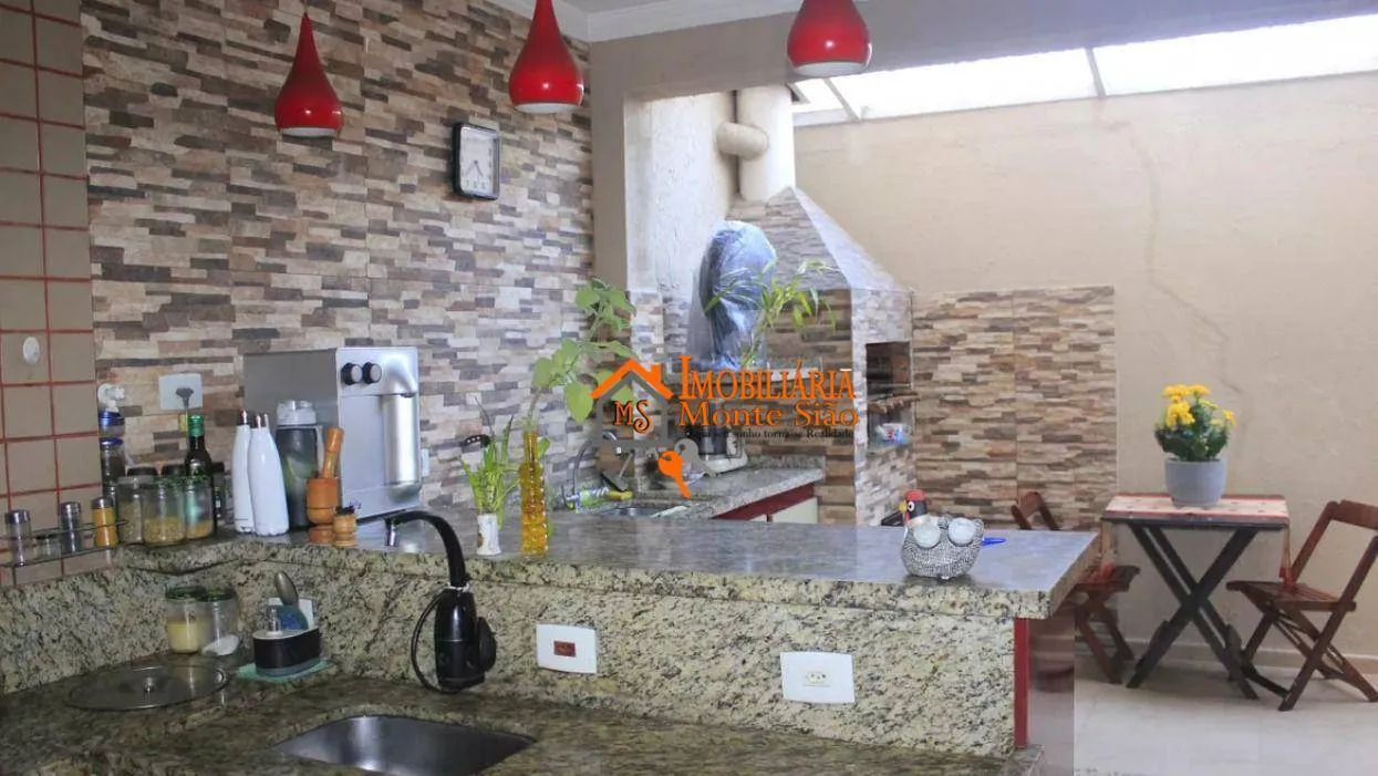 Imagem Sobrado com 3 dormitórios à venda, 238 m² por R$ 690.000,00 - Jardim Vila Galvão - Guarulhos/SP