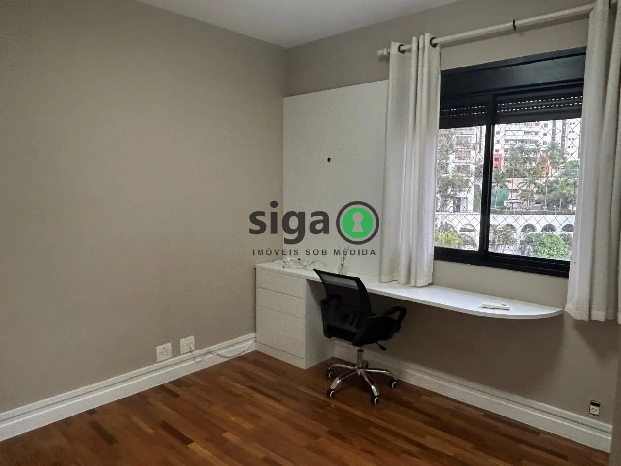 Imagem Apartamento á Venda na Vila Suzana- 192m², 3 quartos, 3 vagas