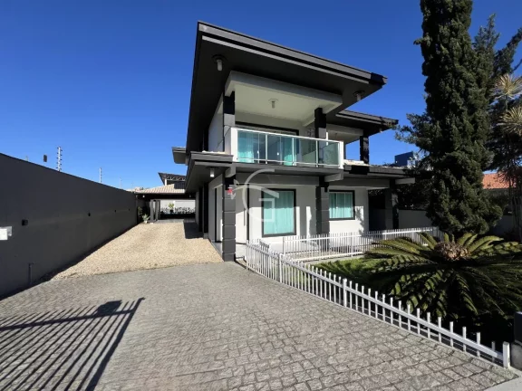 Imagem Venha conhecer essa maravilhosa casa localizada em um dos bairros mais valorizados da cidade!