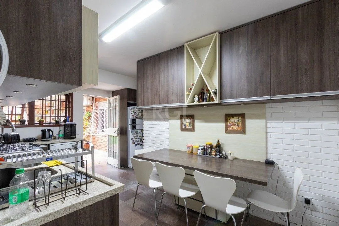 Imagem Casa para Venda - 300m², 4 dormitórios, sendo 2 suites, 4 vagas - Vila Assunção