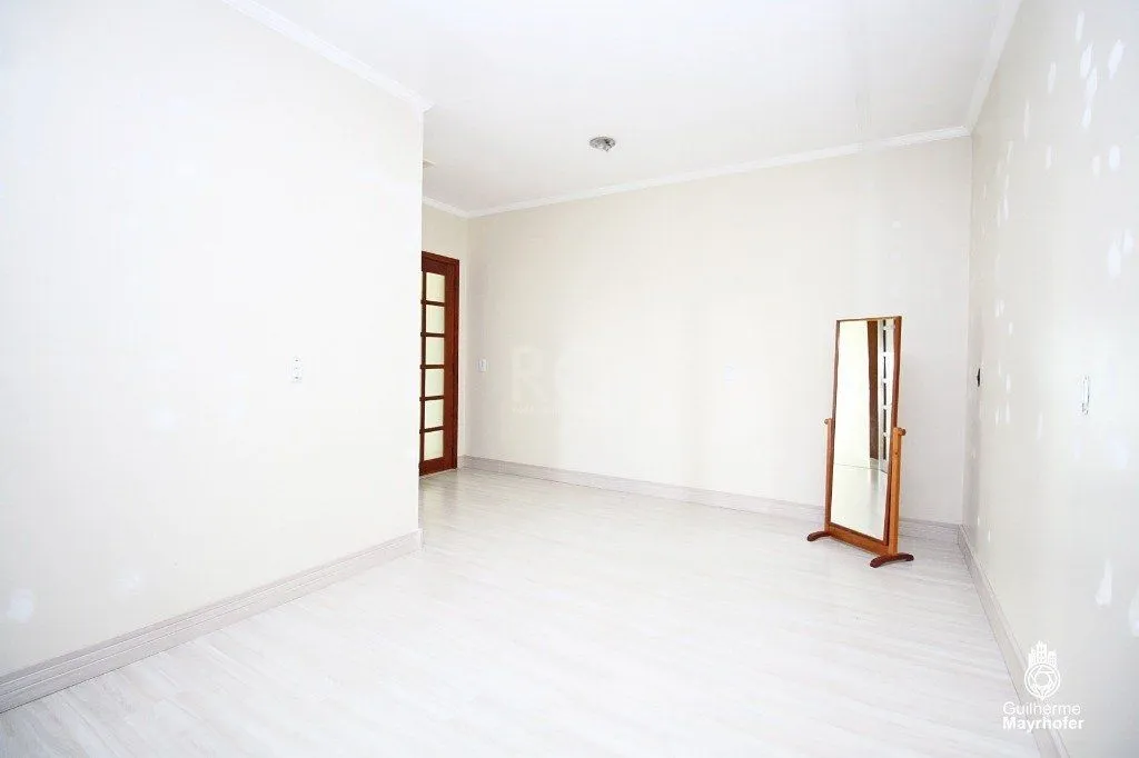 Imagem Casa para Venda - 246m², 3 dormitórios, sendo 2 suites, 3 vagas - Vila Ipiranga