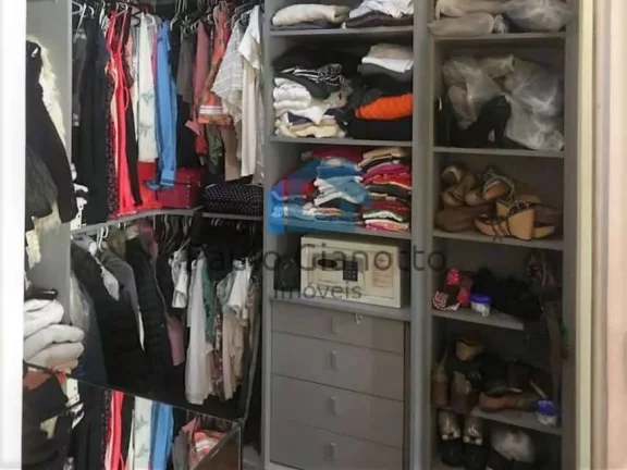 Imagem Casa à venda em condomínio próximo ao Shopping Granja Viana