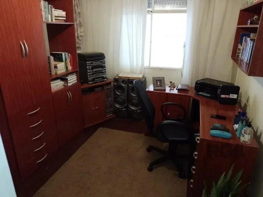 Imagem Casa 169m² - 2 dormitórios, 2 vagas no bairro Cavalhada