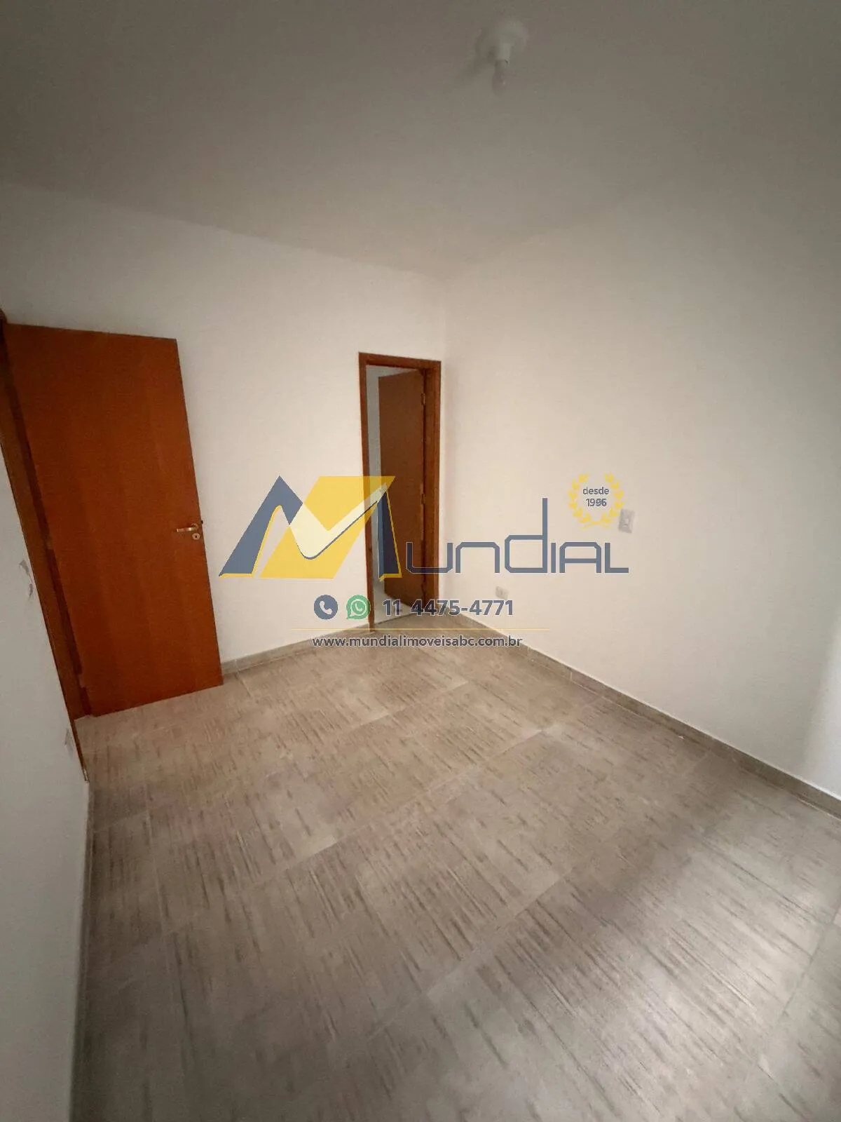 Imagem Apartamento com Suíte e Quintal Privativo no Bairro Copacabana