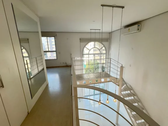 Imagem Apartamento duplex de 2 dormitórios no Campo Belo com 85m²