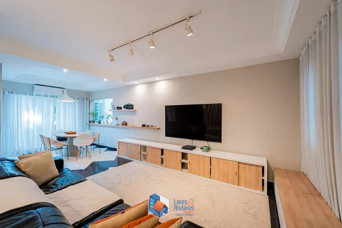 Imagem Casa para venda em Chácara Santo Antônio (Zona Sul) com 2 quartos, sendo 1 suíte, 140m²