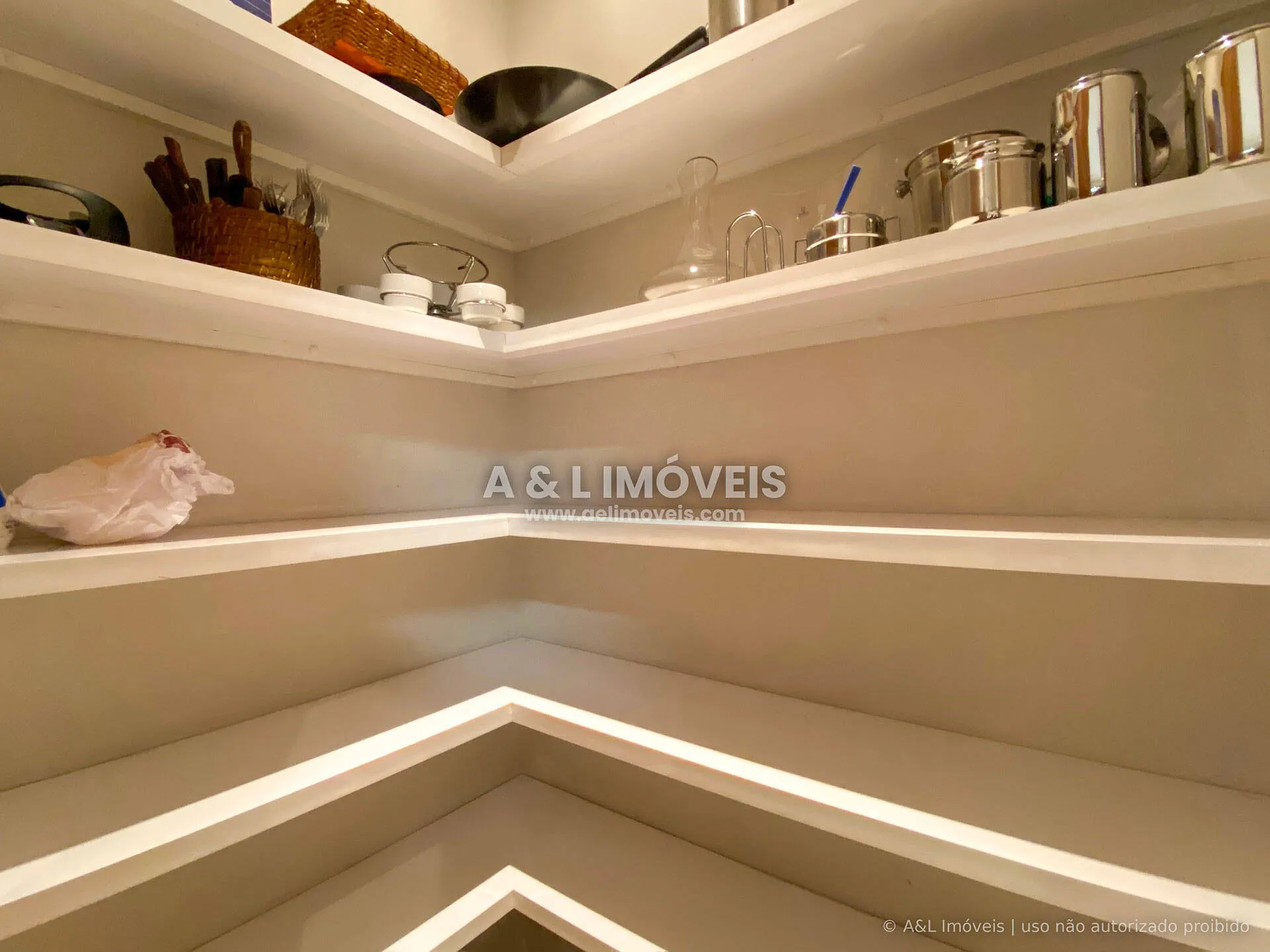 Imagem Casa alto padrão em Campos do Jordão | 5 suítes | Condomínio fechado