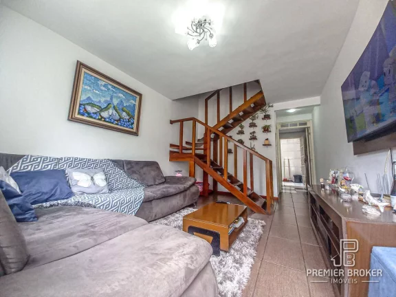 Foto do imóvel Casa à venda, 63 m² por R$ 270.000,00 - Jardim Meudon - Teresópolis/RJ