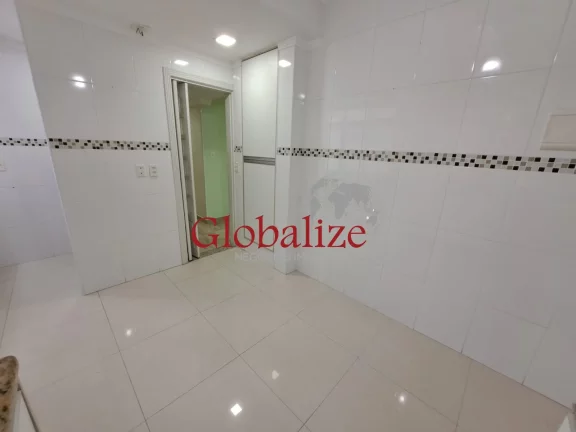 Imagem Apartamento à venda com 55m², 1 quarto, 2 banheiros, dependência, elevador e vaga coletiva or R$460.000,00 no José Menino em Santos