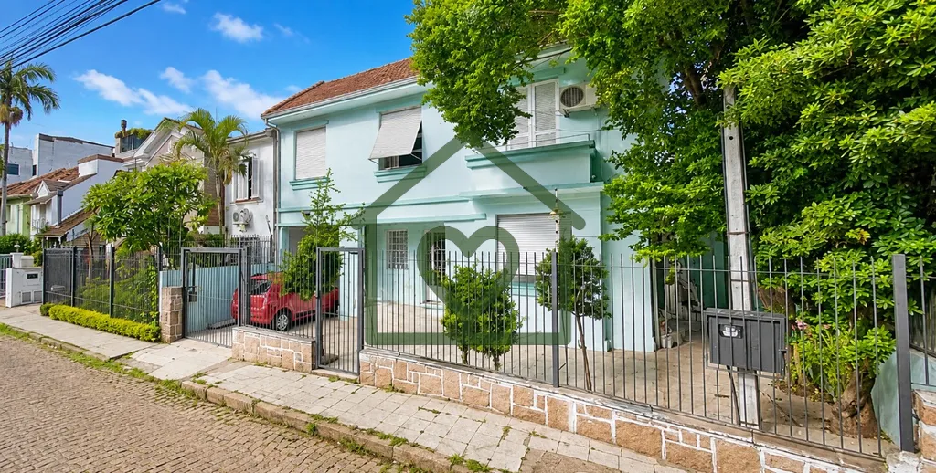 Imagem Casa em alvenaria, próxima à 24 de outubro no coração do Bairro Auxiliadora, com a seguinte comp...