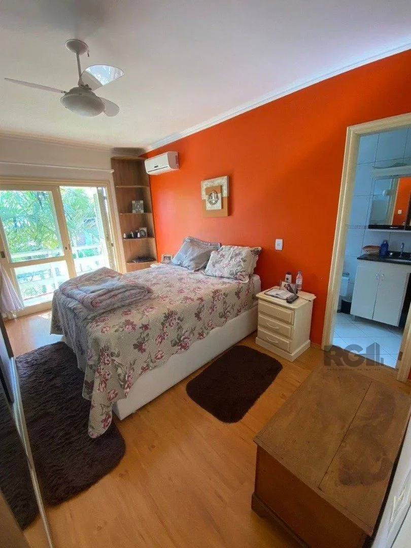 Imagem Casa para Venda - 250m², 3 dormitórios, sendo 1 suites, 2 vagas - Cristal