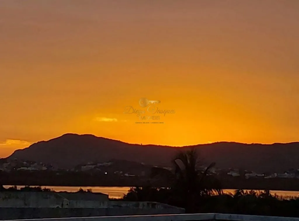 Imagem Cobertura Duplex para Venda em Niterói / RJ no bairro Itacotiara