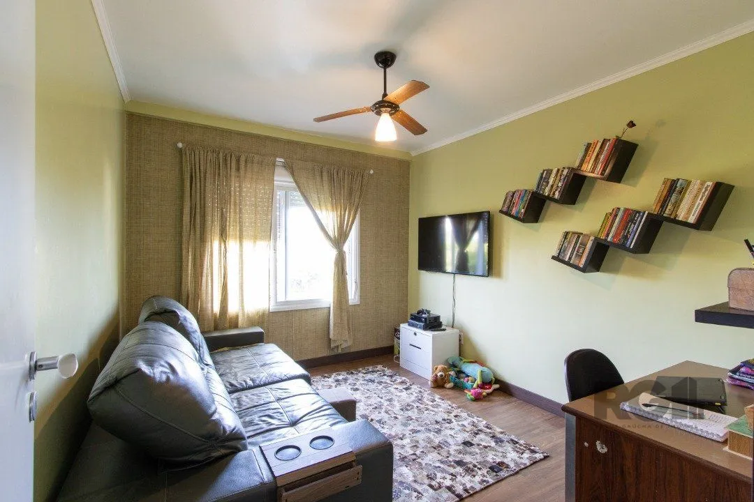 Imagem Apartamento reformado de 124m² privativos- 3 dormitórios sendo 1 suíte no bairro Medianeira