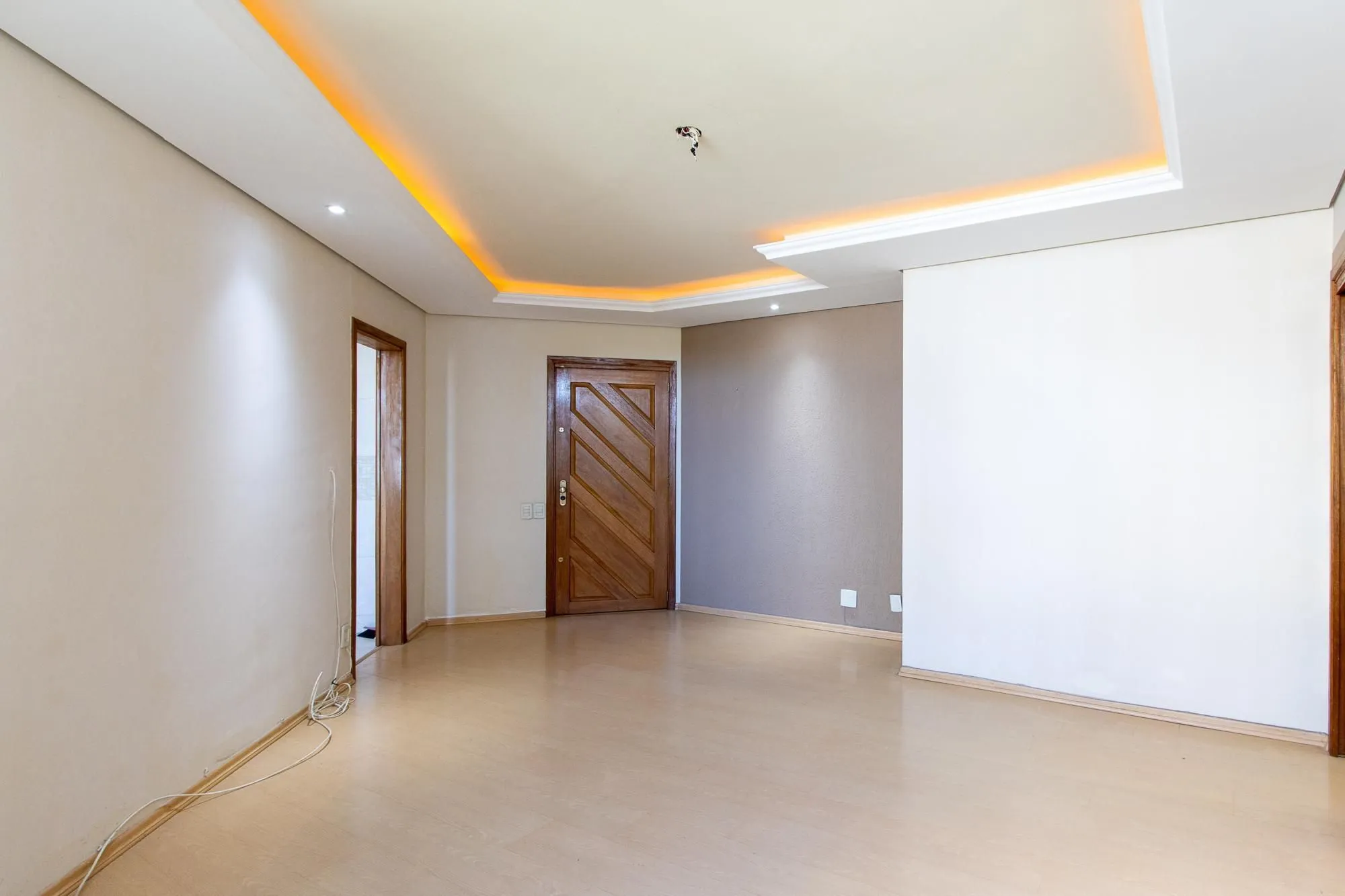 Imagem Excelente Apartamento 2 Dormitórios na Av. Wenceslau Escobar