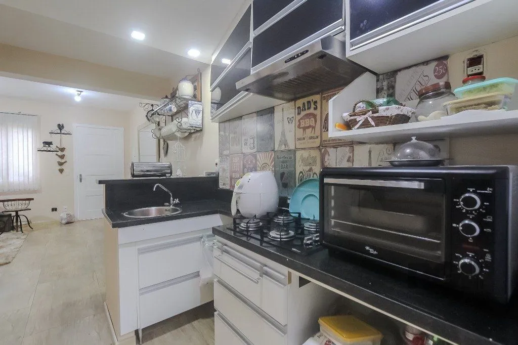 Imagem Casa em condomínio, 77m², 2 dormitórios e 2 vagas no bairro Humaitá