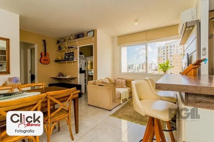 Imagem Apartamento 3 dormitórios, sendo 1 suíte, 66 m² de área privativa e 1 vaga(s) de garagem. Localizado na Rua/Av. Dom Claudio Jose Goncalves Ponce De Leao, no bairro Vila Ipiranga em Porto Alegre.