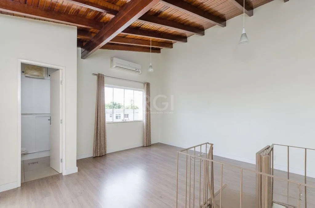 Imagem Cobertura semi mobiliada com 2 dormitórios, terraço com churrasqueira e 1 vaga de garagem no bairro Santo Antonio
