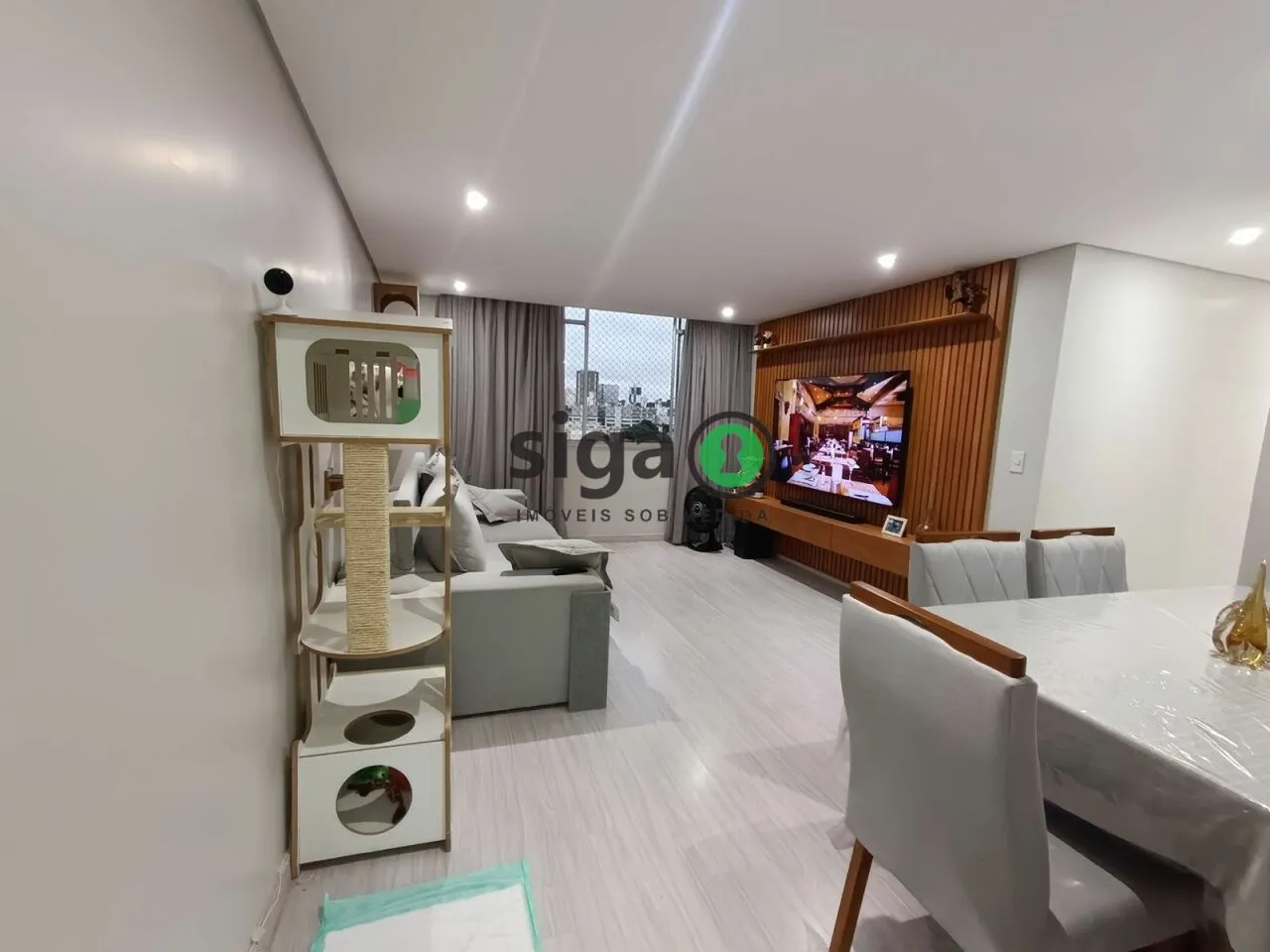 Imagem Apartamento reformado em excelente localização - MOBILIADO - Edf: CAMBURIU