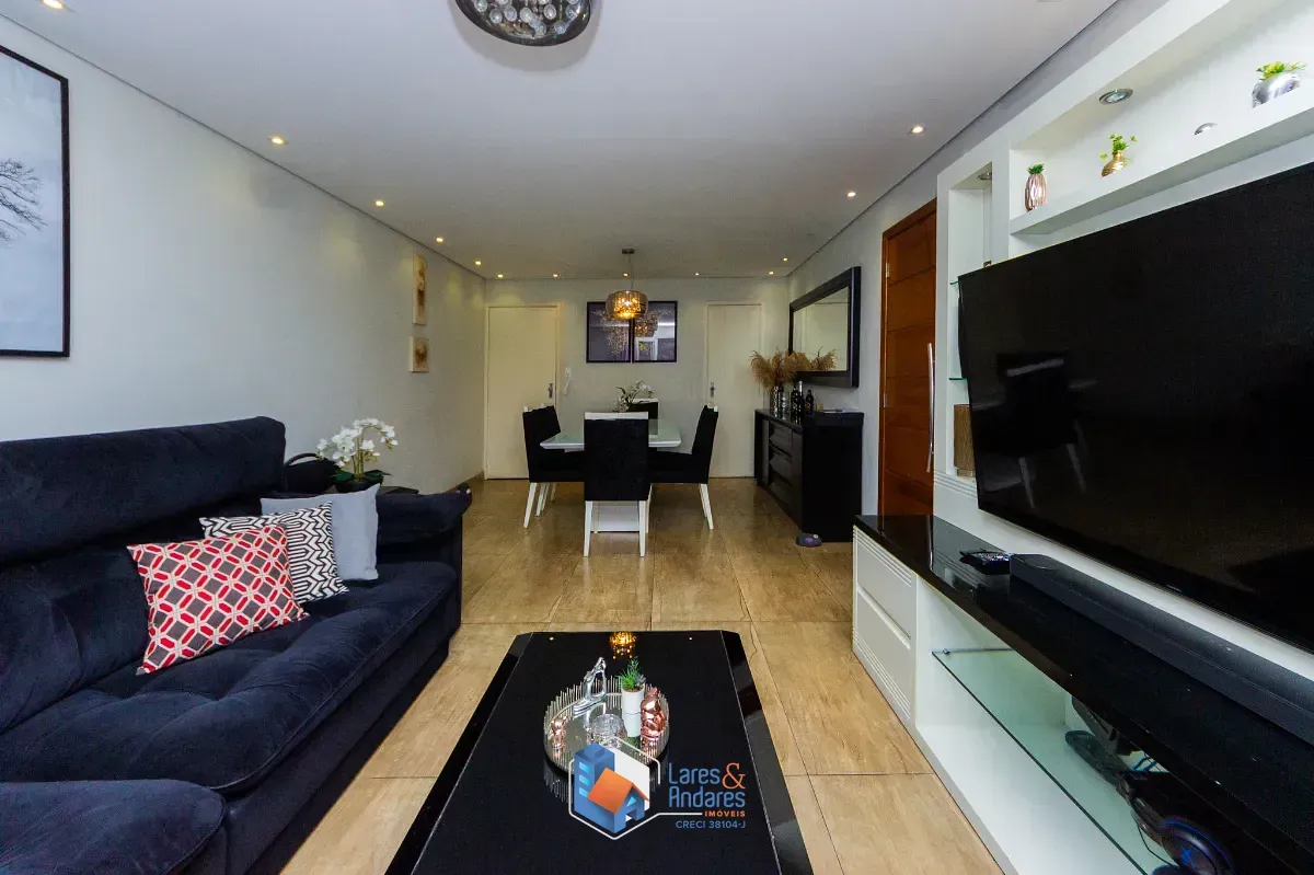 Imagem Sobrado para venda em Sacomã com 5 quartos, sendo 1 suíte, 245m²