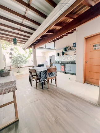 Imagem Casa em condomínio à venda em Jundiaí-SP, Residencial dos Ipês: 3 quartos, 1 suíte, 2 salas, 4 banheiros, 2 vagas, 140m².