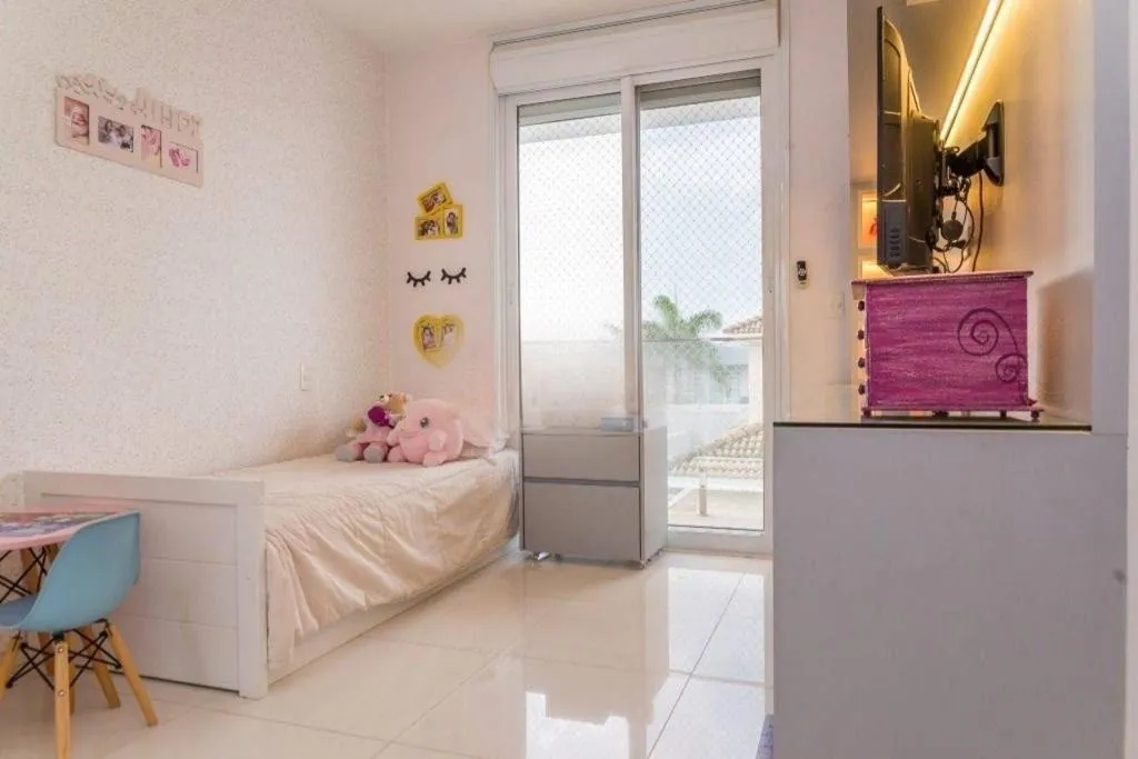 Imagem Sofisticação e conforto em casa de alto padrão no Condomínio Ibiti Royal Park