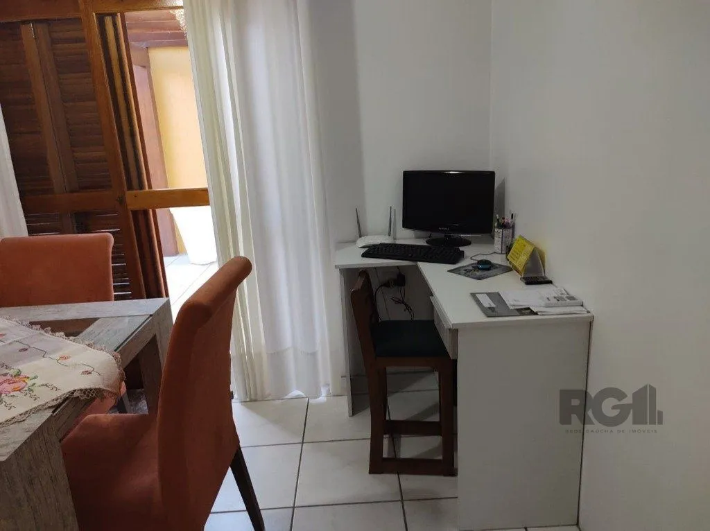 Imagem Casa para Venda - 204m², 4 dormitórios, 3 vagas - Scharlau